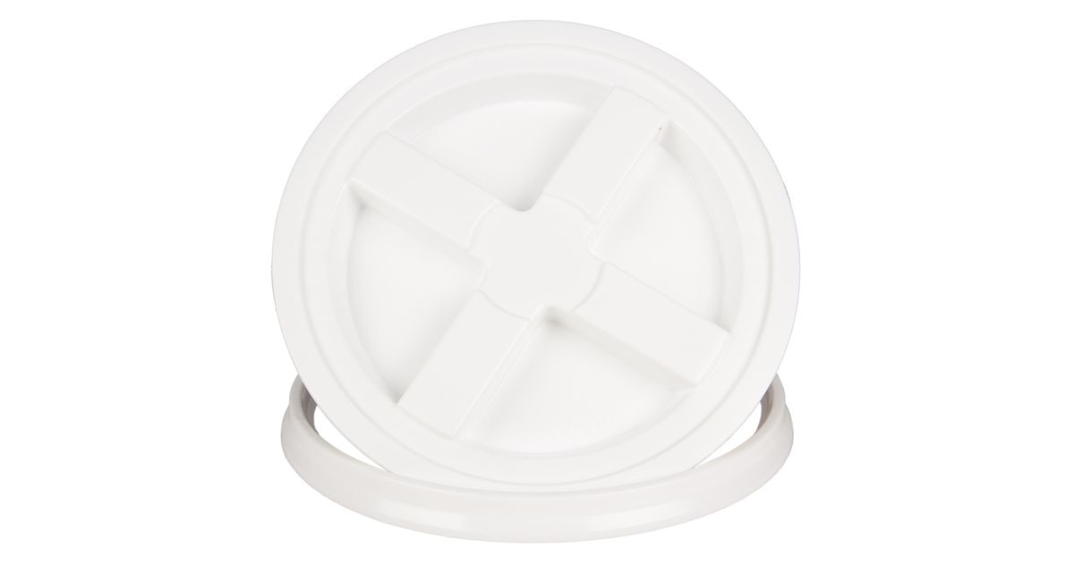 2 gallon bucket with screw on lid clearance